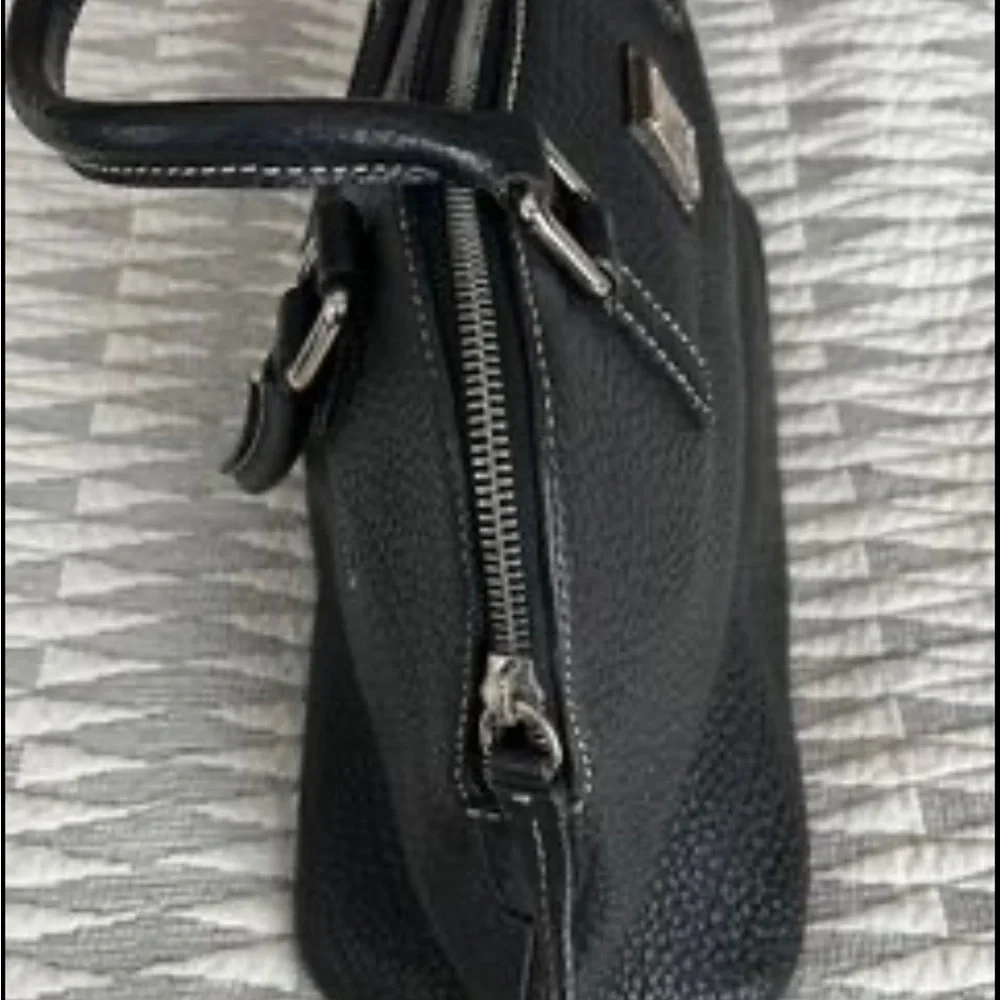 Dooney and Bourke pebble leather handbag - Picture 5 of 5